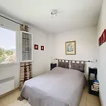 Hébergement de vacances Climatisée à Avec Piscine Et Parking Sécurisés - 2 à 4 Voyageurs - Fr-1-770-66 La Ciotat